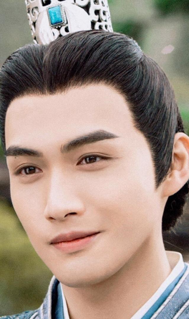 面如冠玉是什么意思